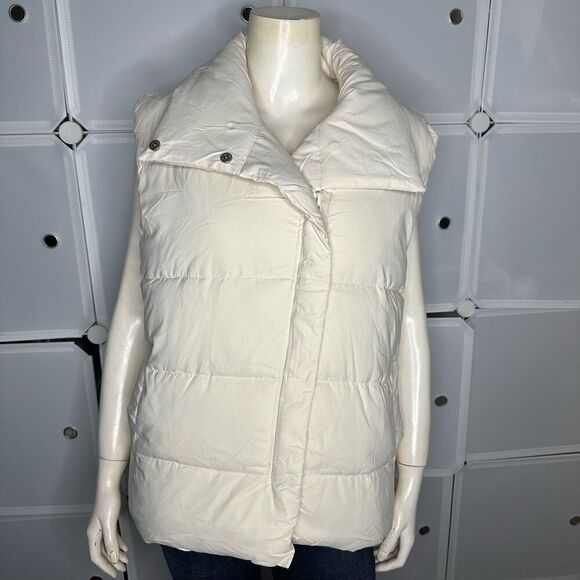 Fashion Cream Puffer Vest Size Large - Picture 1 of 9